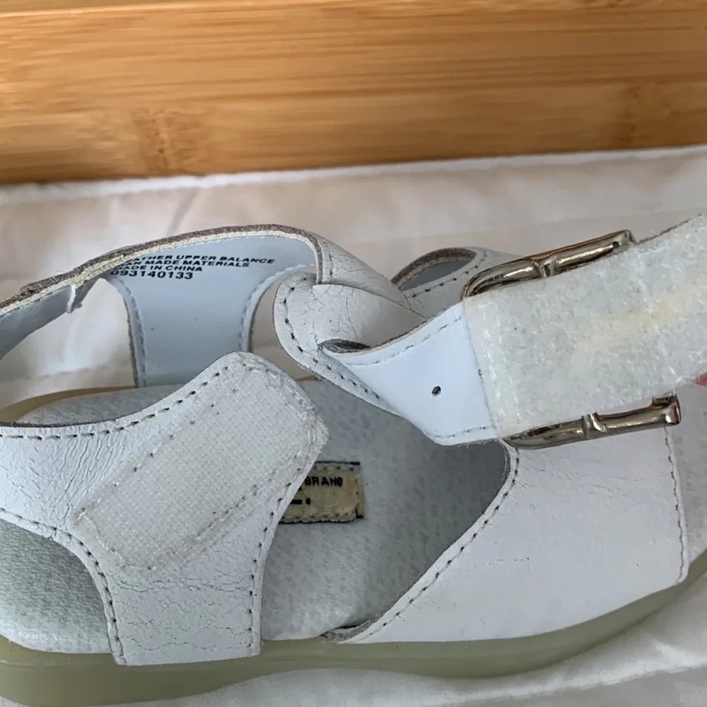 VTG Cherokee Sandals Baby Girls 5 White T-Strap Flower Cut Out Ankle Strap Shoes